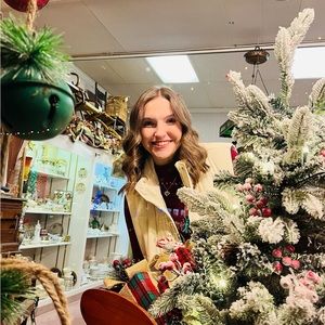 Meet your Posher, Emily